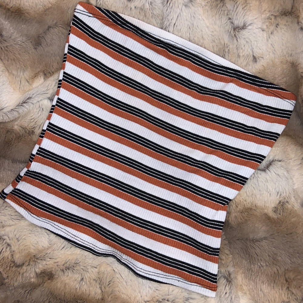 Strapless top size Medium! Perfect for summer